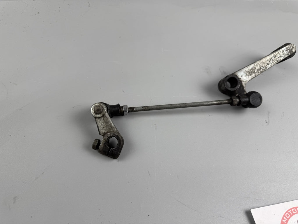 Suzuki GSX 750 AE Inazuma Schaltgestänge Schaltpedal Switch Motor Engine