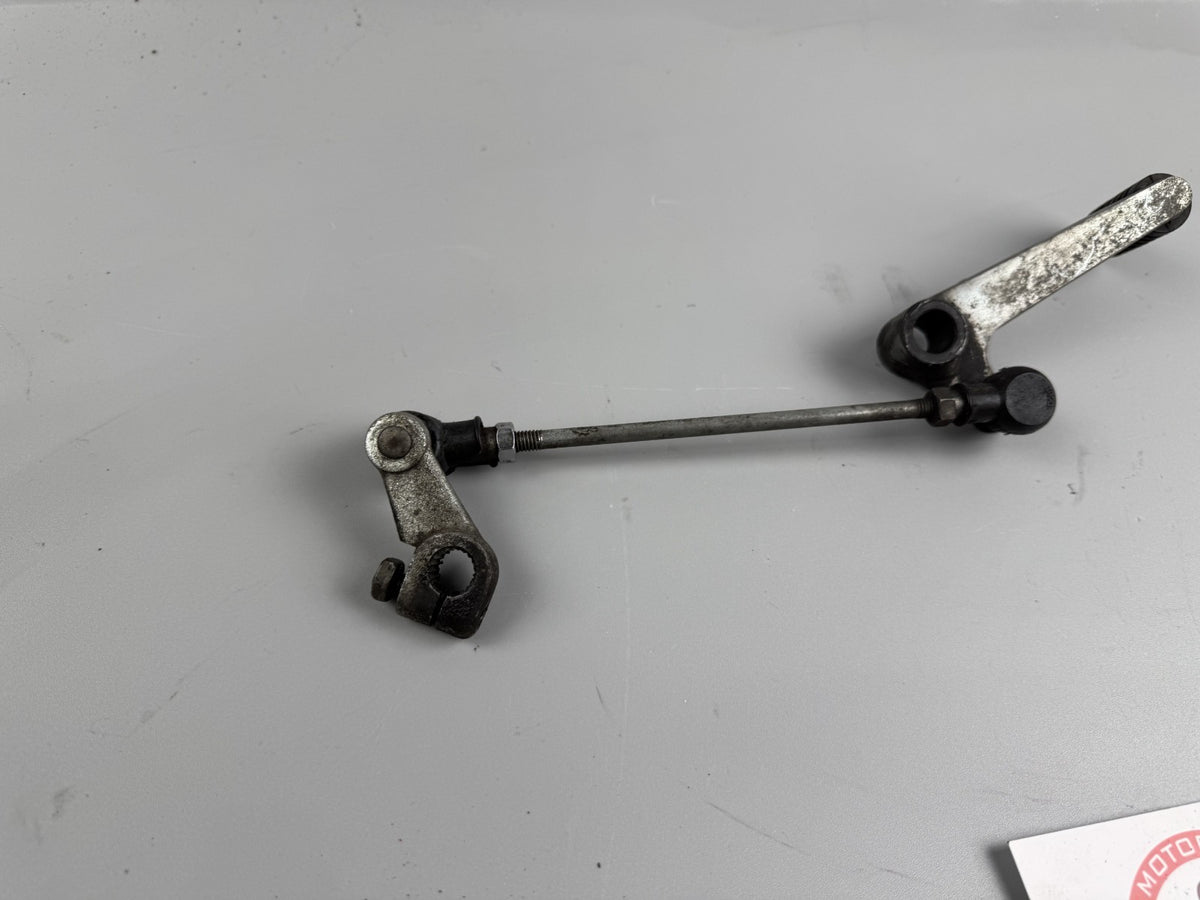 Suzuki GSX 750 AE Inazuma Schaltgestänge Schaltpedal Switch Motor Engine