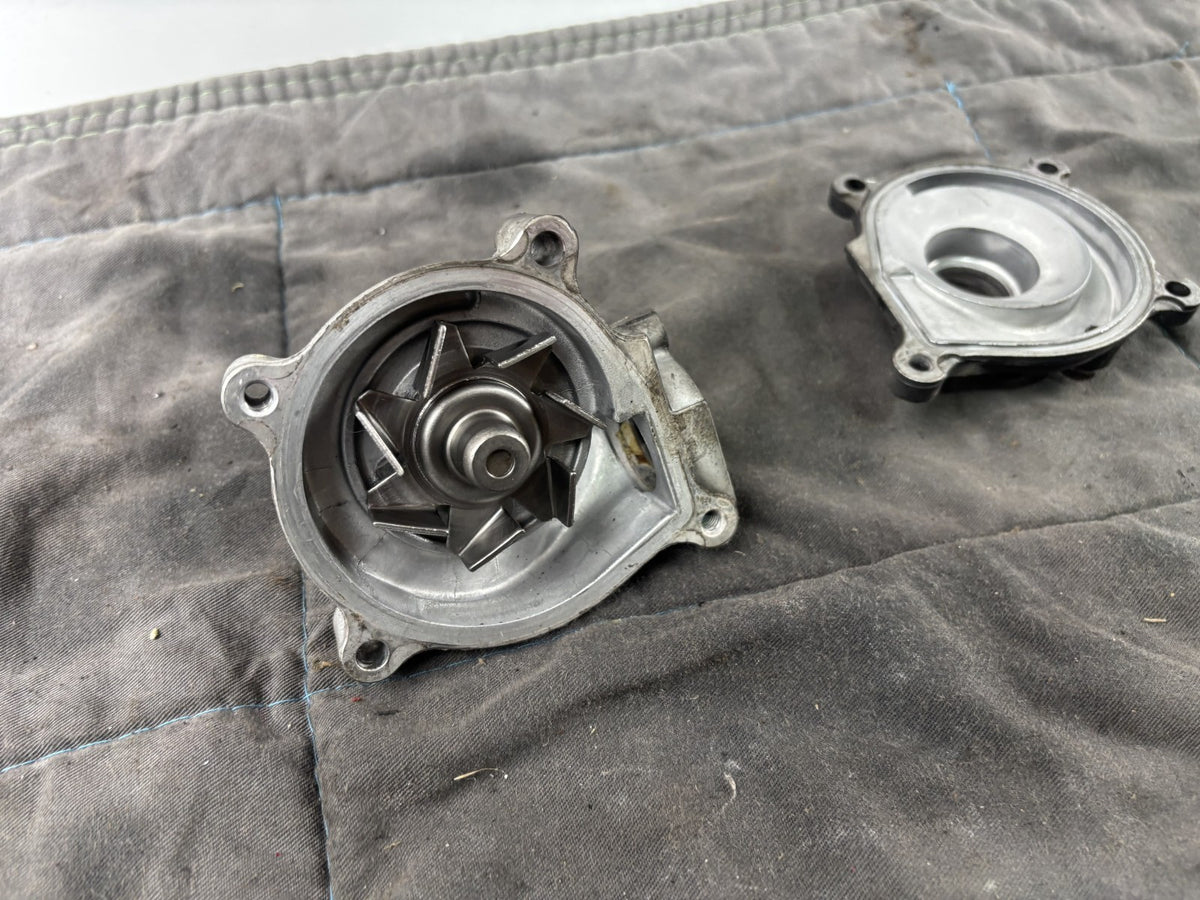Kawasaki ZRX1100 ZRT10C Wasserpumpe Wasserpumpendeckel Water Pump Cover