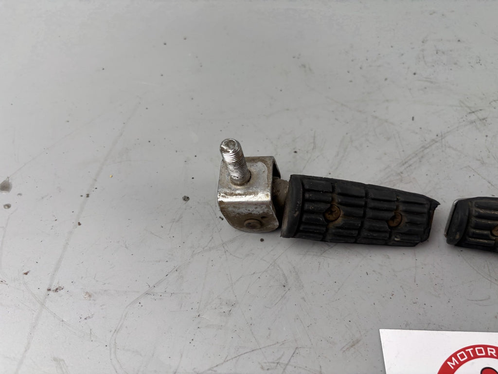 Yamaha XJ900 F 4BB Fußraste Sozius Fußrastenpaar links rechts Hangers Step hinte