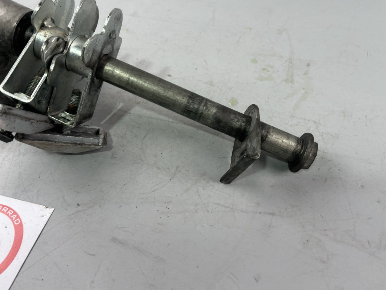 Suzuki RF 600 R GN76A Achse Hinterradachse Kettenspanner Antrieb Hinterrad
