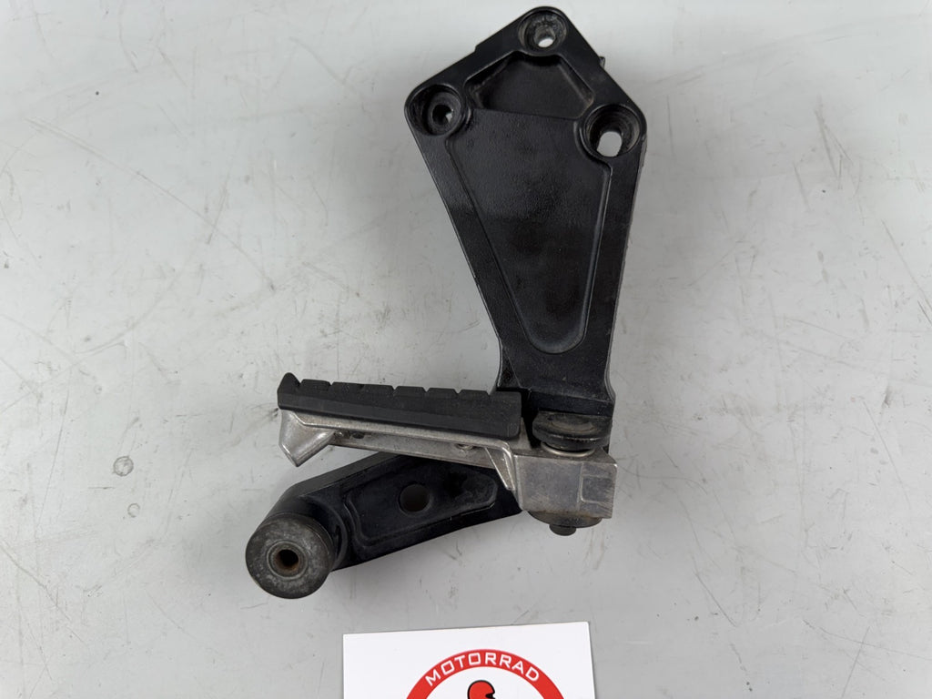 Triumph Daytona 1200 T300D Fußrastenanlage Soziusfußraste hinten back rechts rig