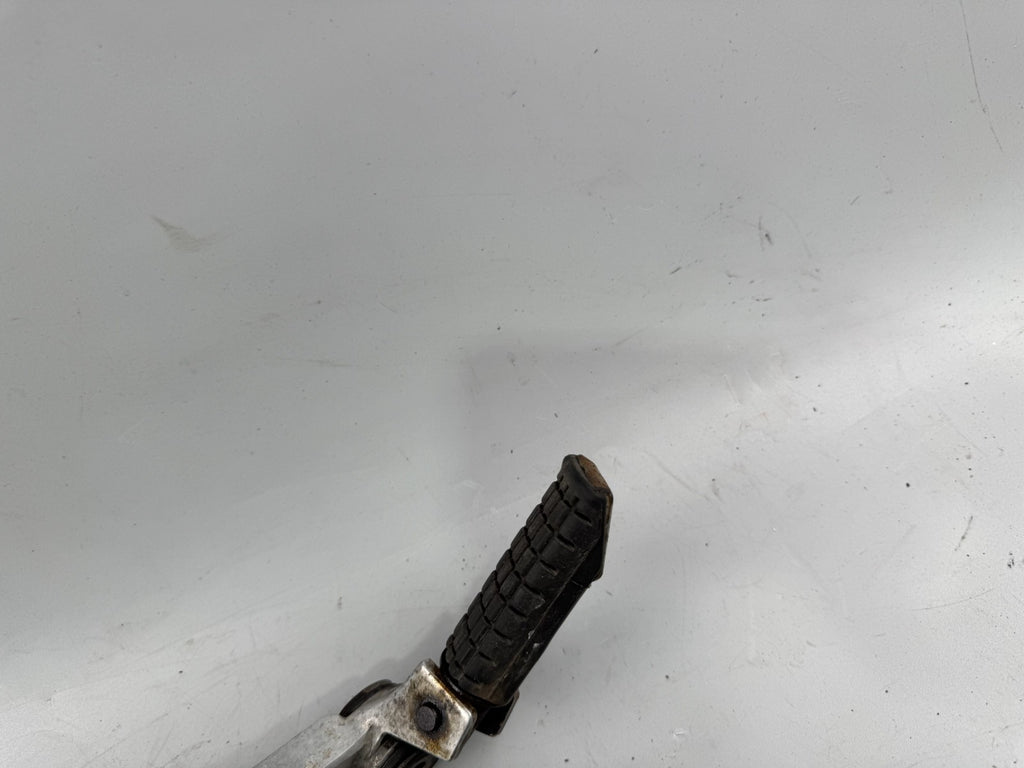 Honda XBR 500 PC15 Fußrastenanlage Fußraste Foot Hangers Step rechts right