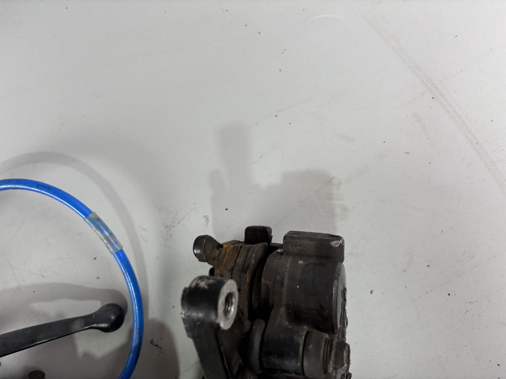 Honda CBX 650 E RC13 Bremsanlage vorne front Brake Bremssattel Pumpe