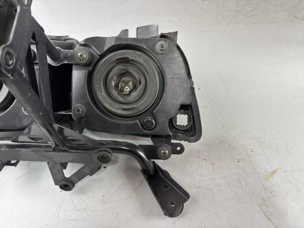 Yamaha FZS600 Fazer RJ02 Scheinwerfer Maske Headlight Licht Lampe Kanzel