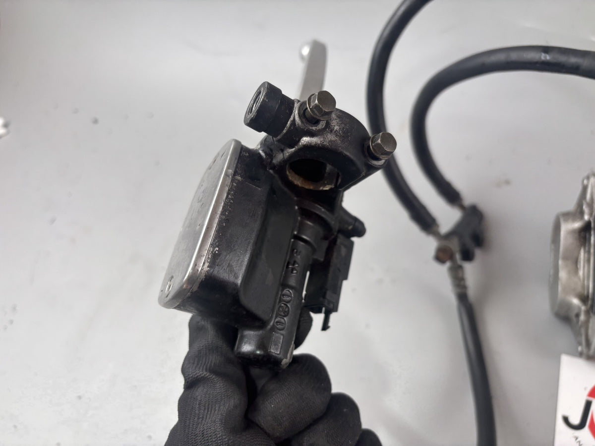 Yamaha TDM 850 3VD Bremsanlage Bremse Brake Bremspumpe Sattel vorne front