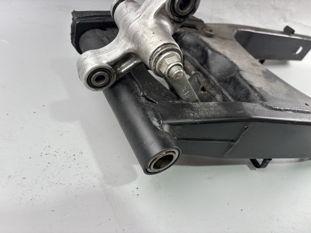 Suzuki GSX 650 F FA WVCJ Schwinge Schwingarm Swing Aufhängung Antrieb