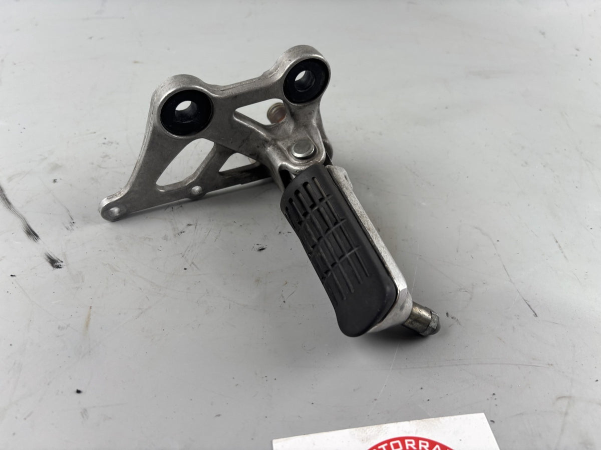Honda CBR 1000F SC24 Fußraste Foot Step rechts right Driver Fahrer