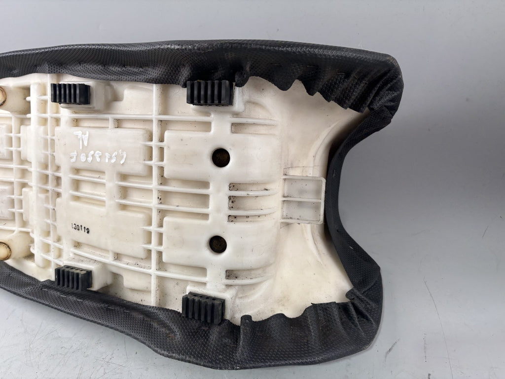 Suzuki GSX 750 F AK11 Sitzbank Seat Sitz Bezug Polster