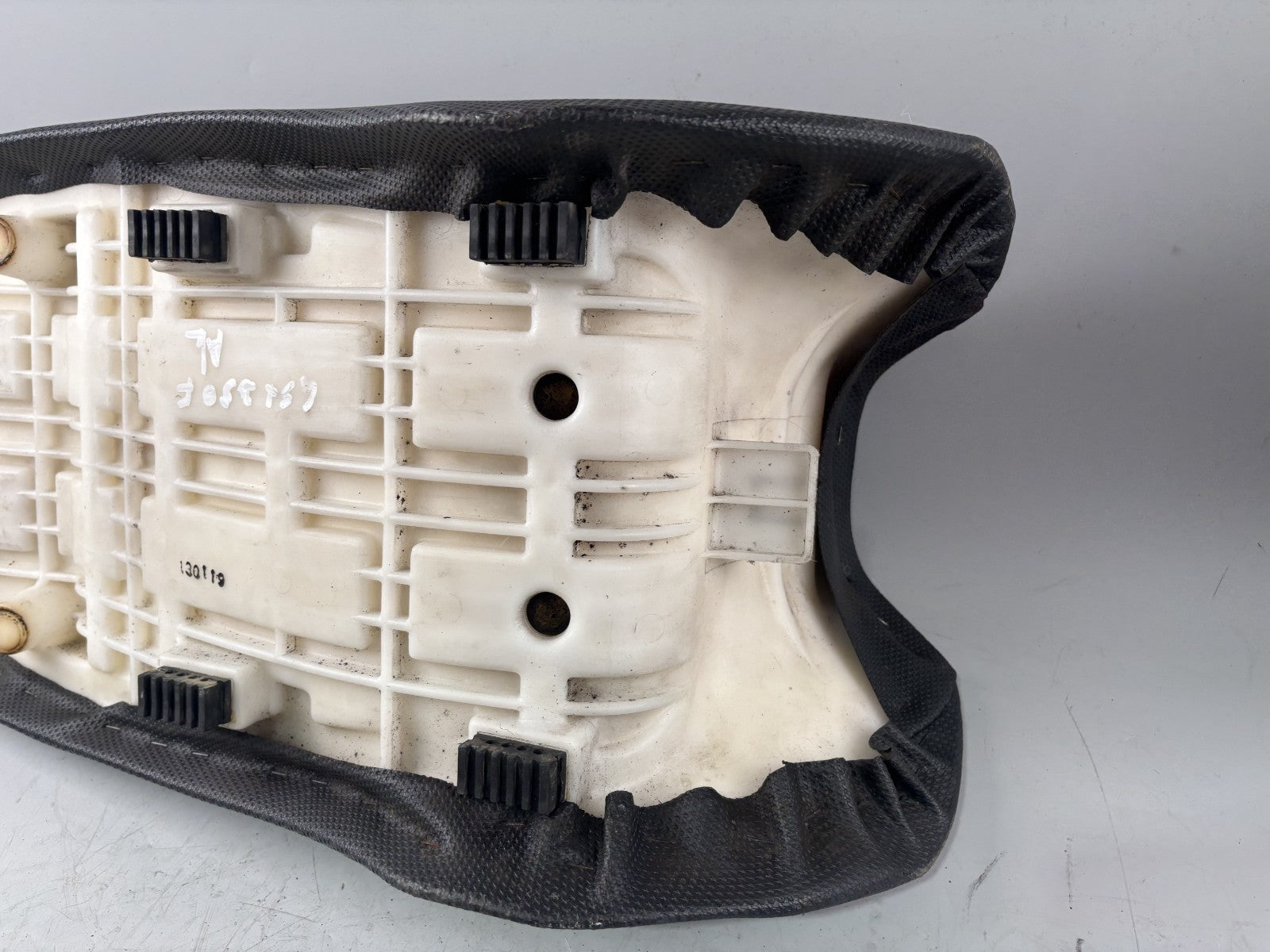 Suzuki GSX 750 F AK11 Sitzbank Seat Sitz Bezug Polster