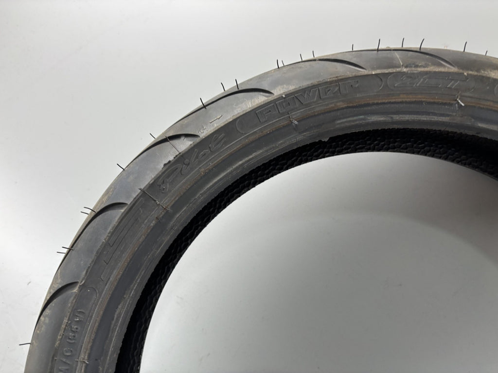 Motorrad Reifen Wheel 120/60 ZR17 Michelin Pilot 12/2022 DOT 5mm
