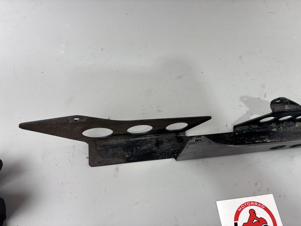 Kawasaki ZRX1100 ZRT10C Kettenschutz Chain Abdeckung Cover Deckel