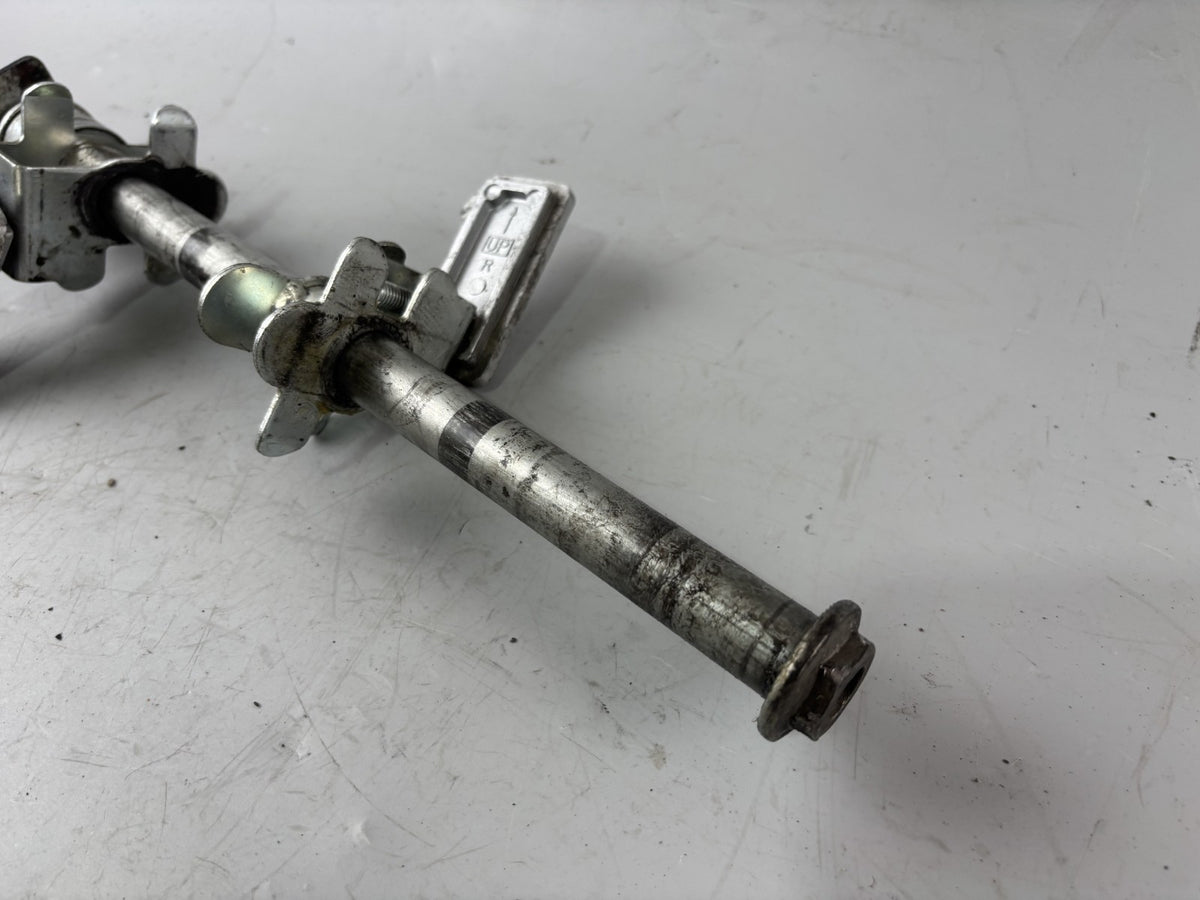Suzuki GSX 750 AE Inazuma Achse Steckachse Kettenspanner