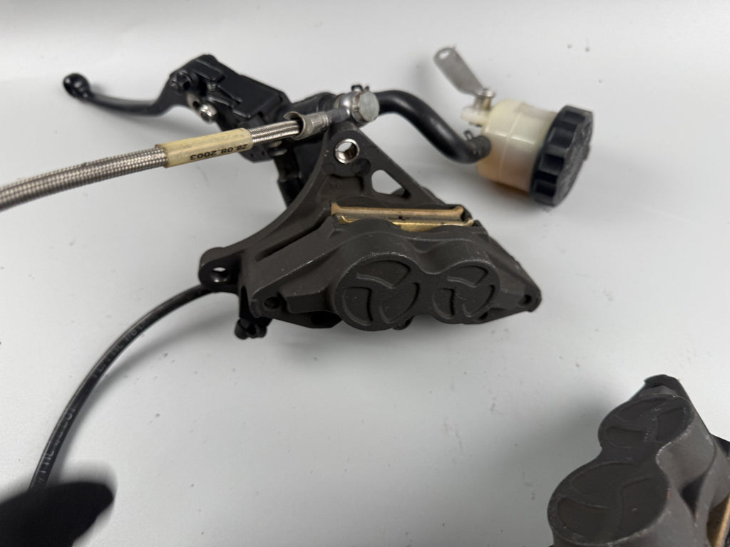 Triumph Sprint 955i ST T695 Bremsanlage Brake Bremse Sattel Pumpe vorne front