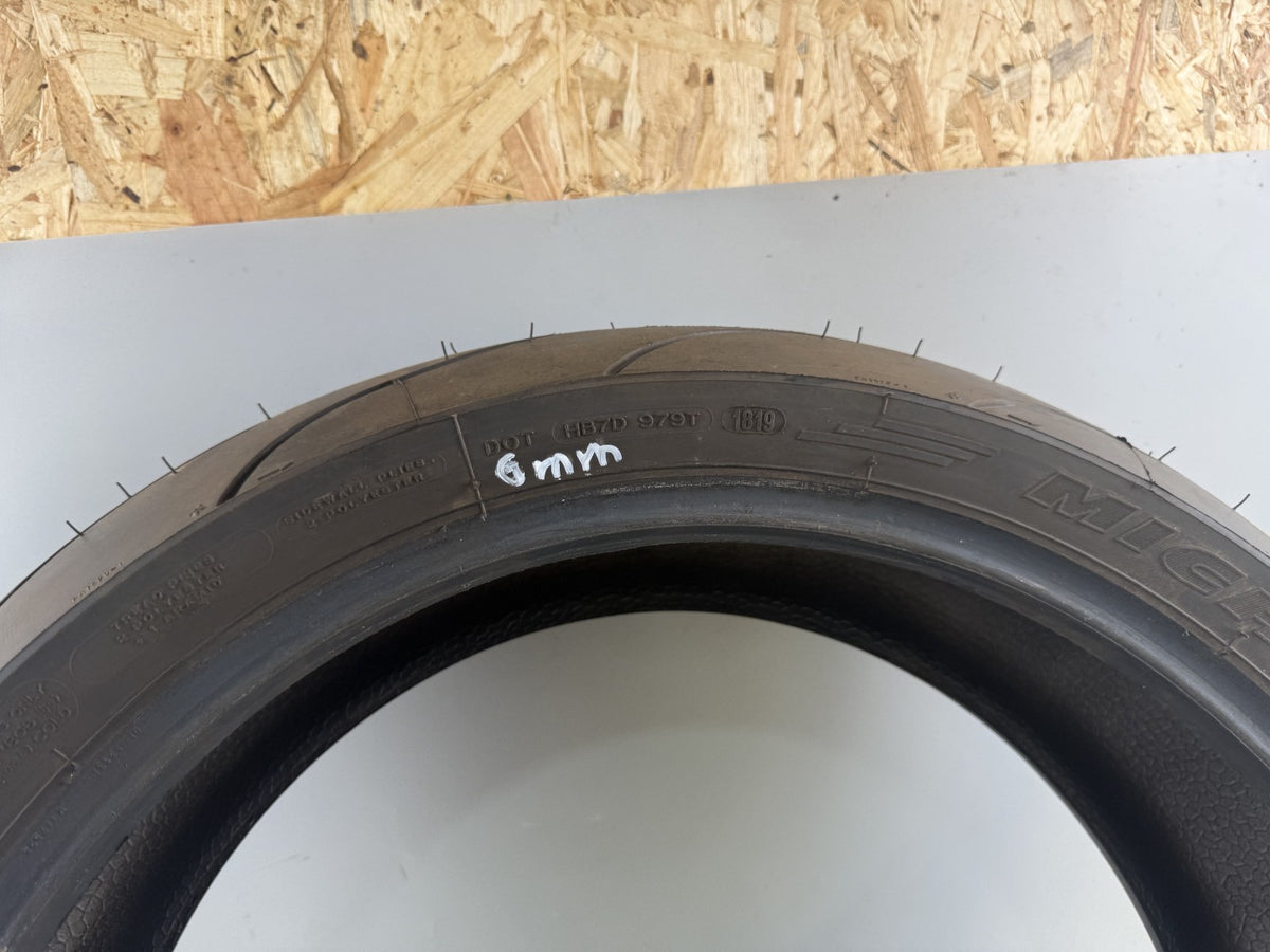 Motorrad Reifen Wheel 180/55 ZR17 Michelin Pilot 18/2019 DOT 6mm