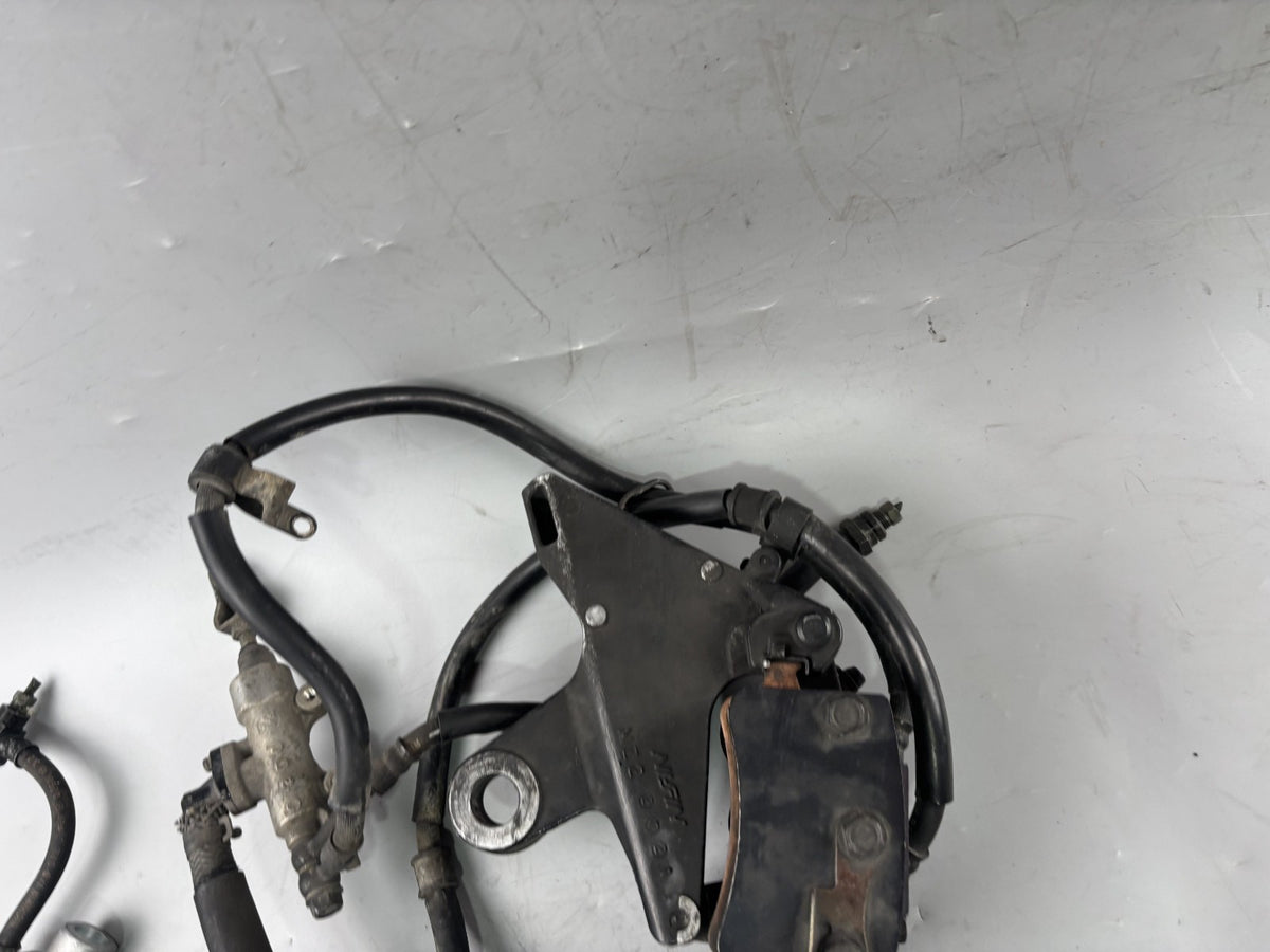 Honda CBR 1000F SC24 Bremsanlage Bremse Brake Sattel Pumpe hinten back