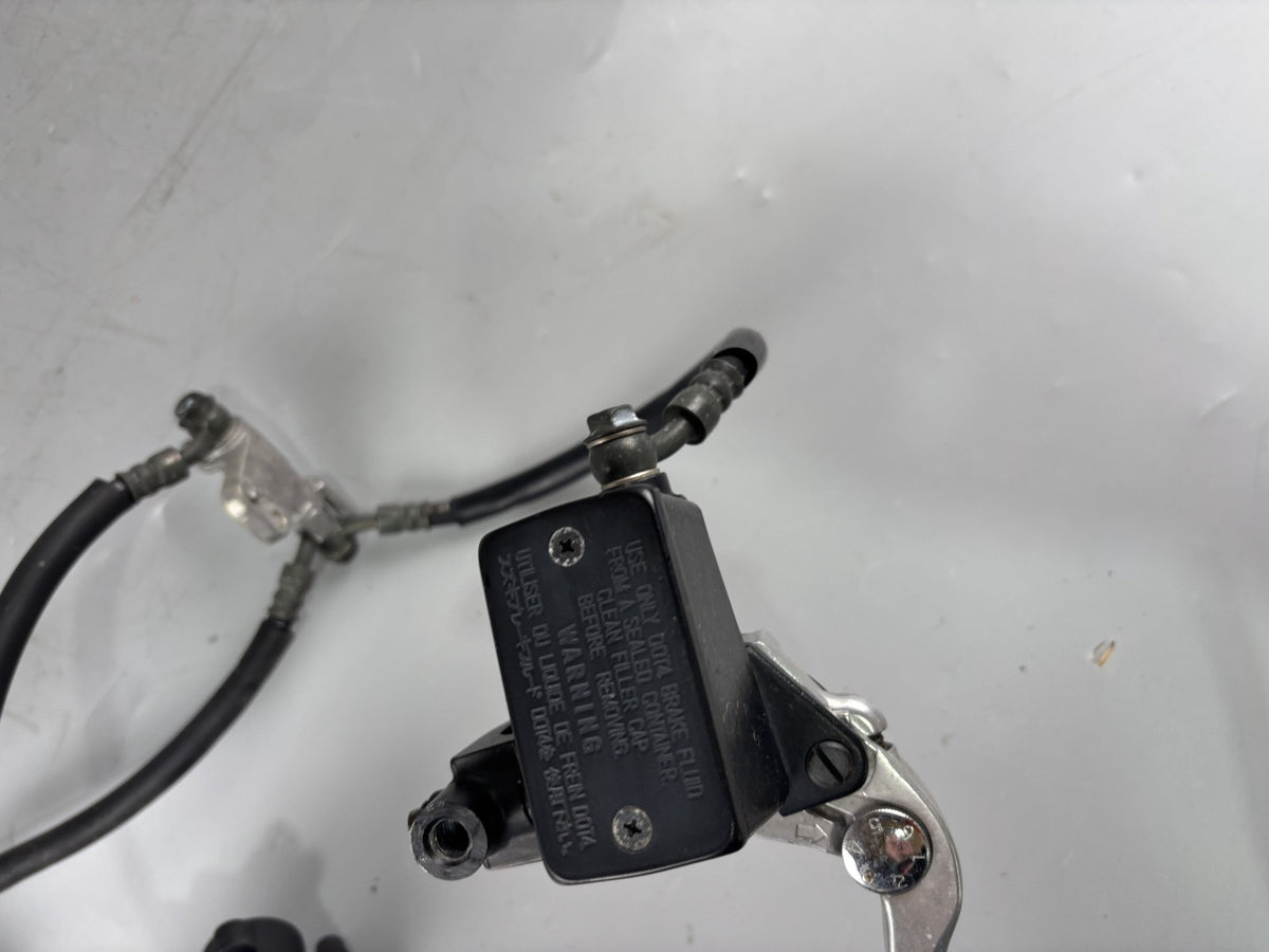 Suzuki SV650 N AV Bremse Brake Bremsanlage Bremssattel Zange vorne front