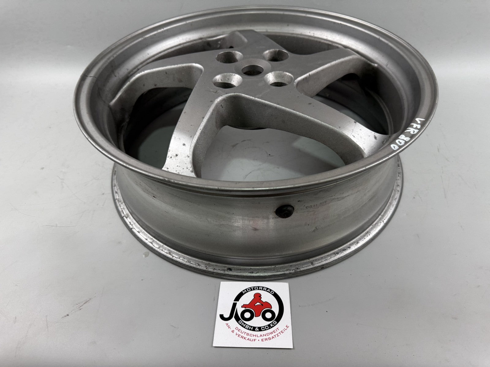 Honda VFR800 RC46 FI Hinterradfelge Felge Rim Rad Speichen back hinten