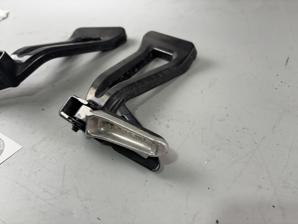 Suzuki GSX 750 AE Inazuma Achse Soziusfußrasten Steps Hangers Beifahrer