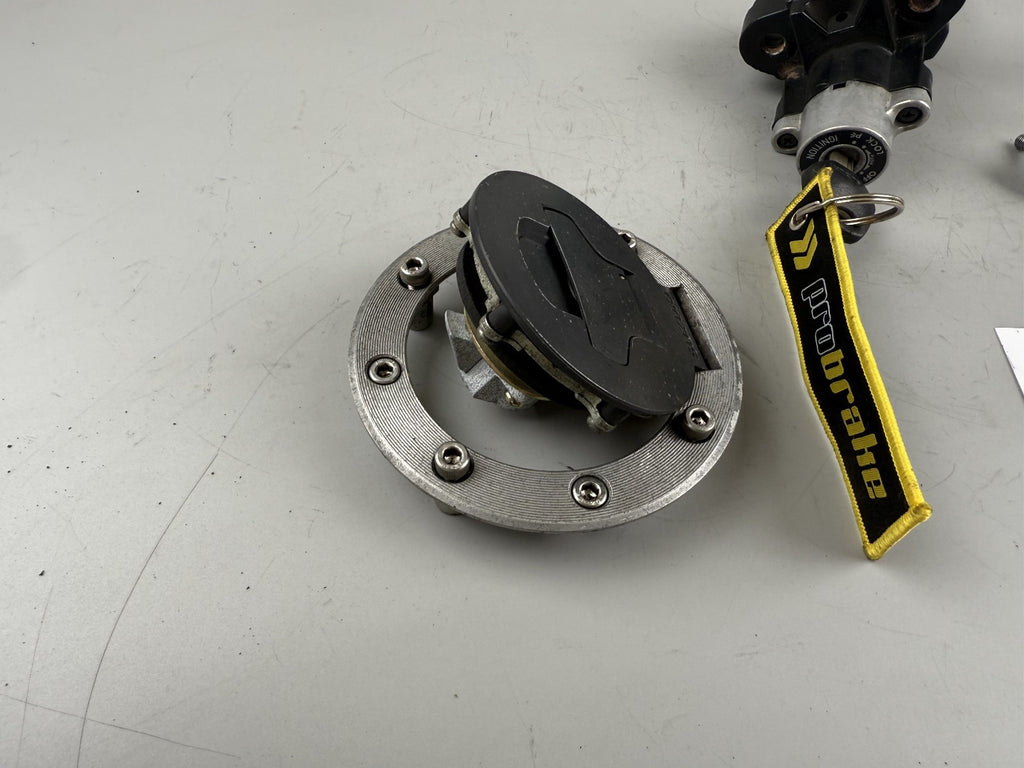 Suzuki GSX750 AE Inazuma Schlosssatz Key Zündschloss Tankschloss Lock