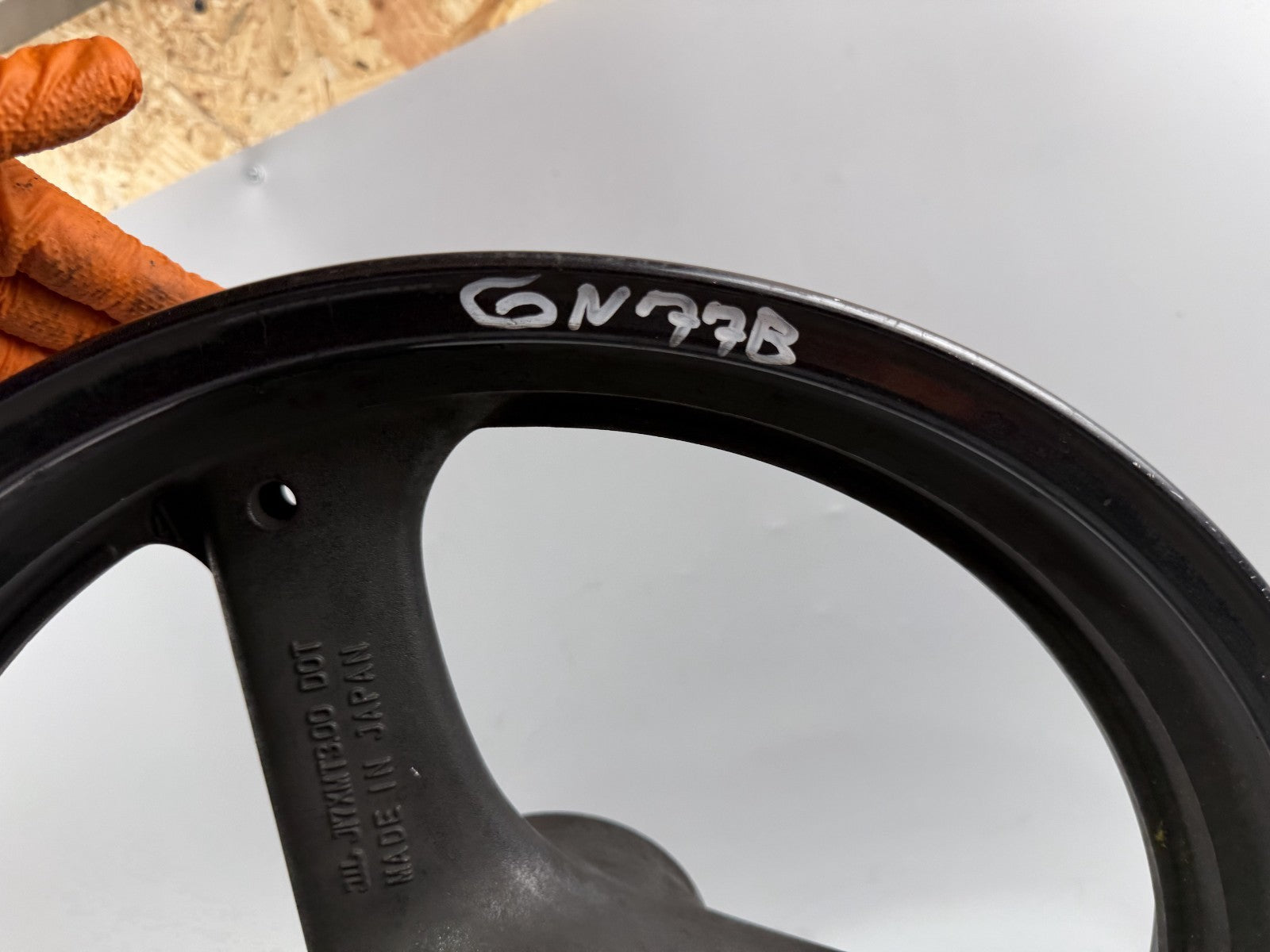 Suzuki GSF600 GN77B Bandit Vorderradfelge Rim vorne front Rad Felge