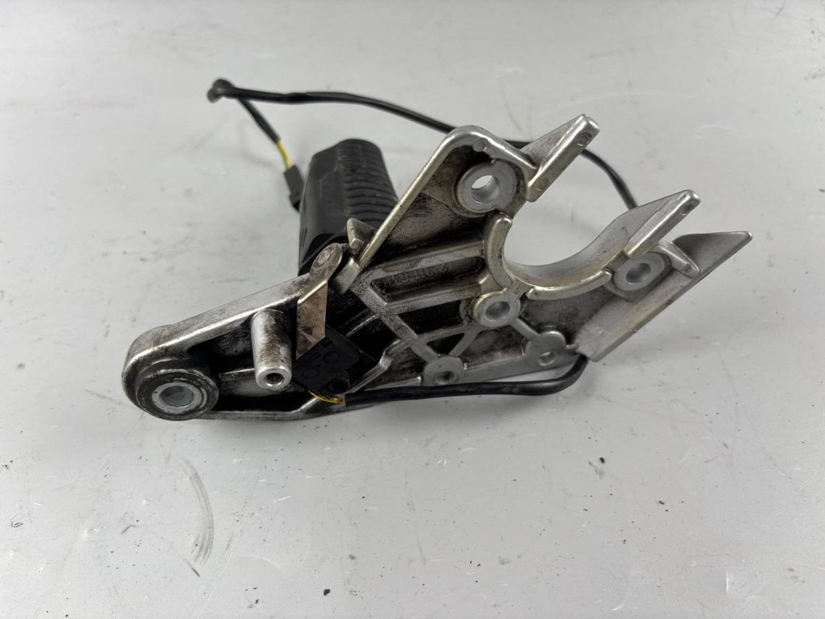 BMW R 1100 RS Fußrastenanlage Fußraste Halteplatte front vorne rechts right