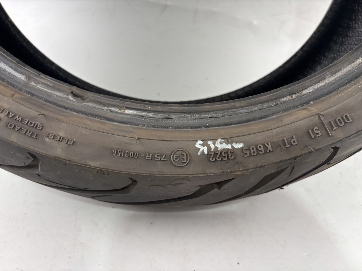 Motorrad Reifen Wheel 180/55 ZR17 Pirelli ANGEL ST DOT 35/2022 5,35mm