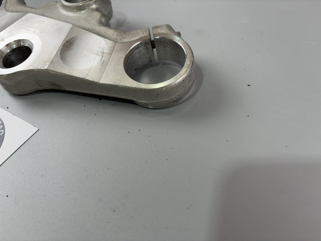 Triumph Daytona 955 T 595 Gabelbrücke Verbindung oben Head