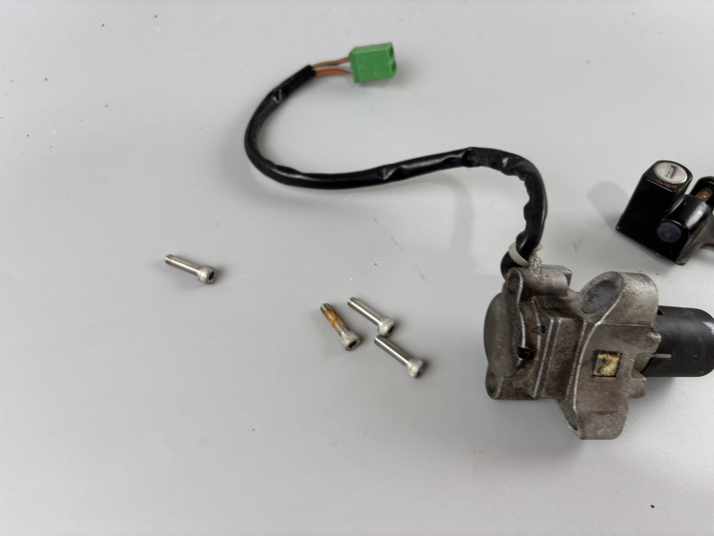 Suzuki GS 500 EU GM51B Schlosssatz Key Lock Zündschloss Tankschloss Sitzbank