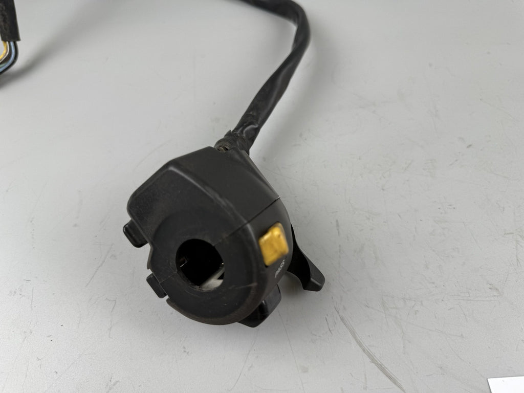 Suzuki GSX750 AE Inazuma Lenkerschalter links left Handlebar Choke Switch