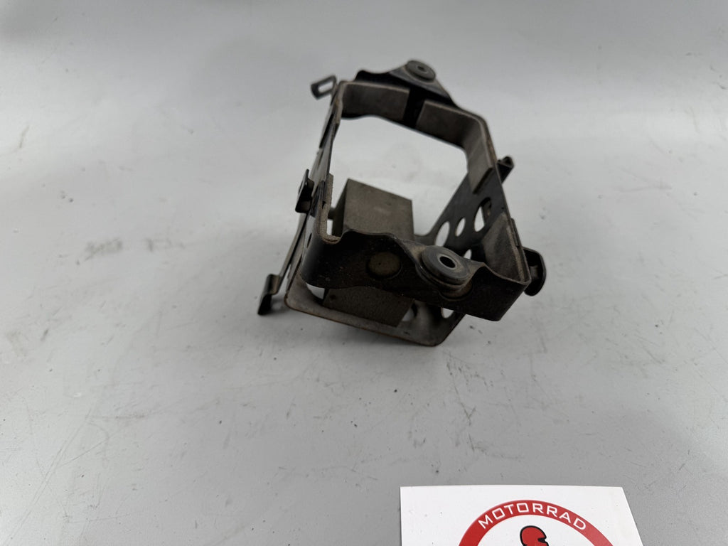 Suzuki GSX 750 AE Inazuma Batteriefach Batteriekasten Holder Halter