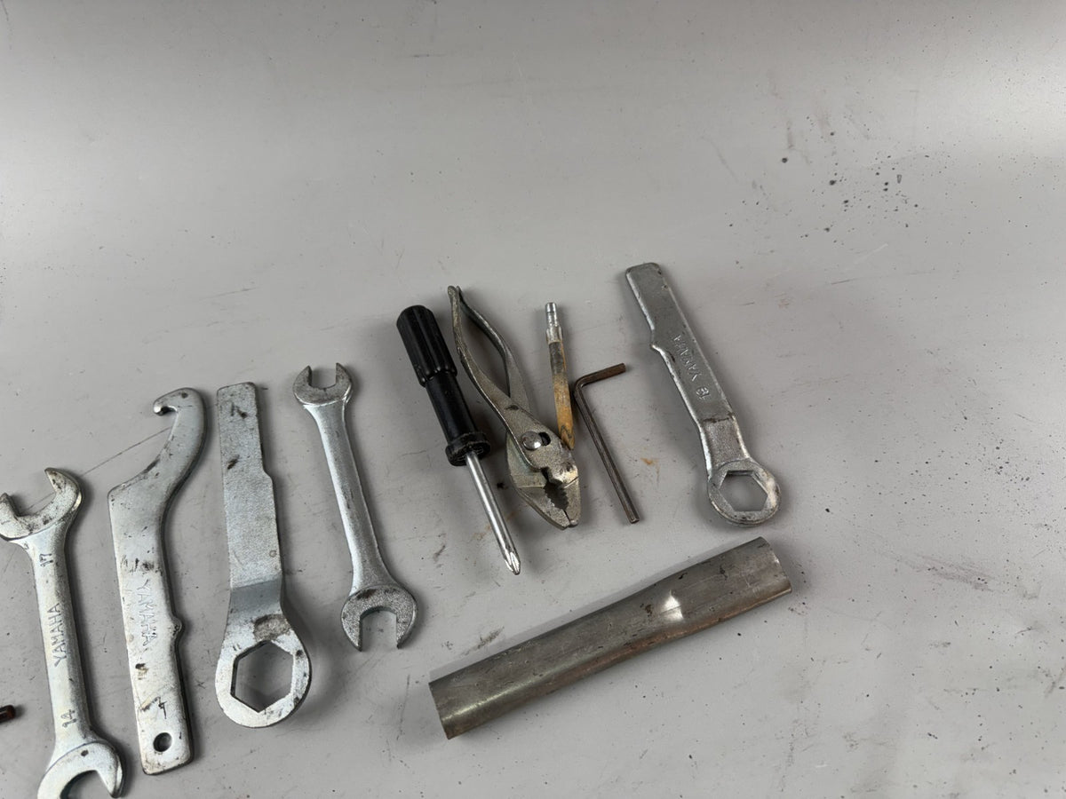 Yamaha XJ 600 Diversion 4BR 4LX Bordwerkzeug Tools