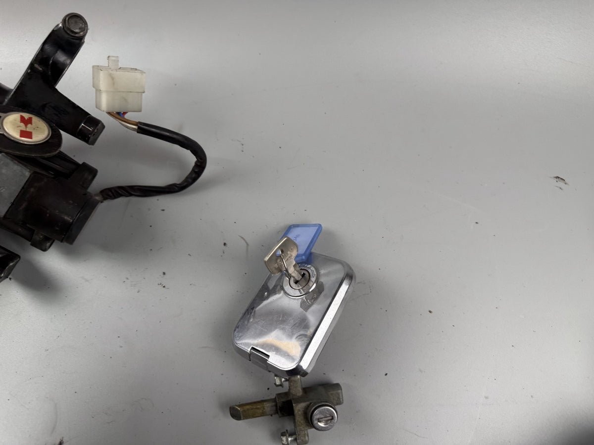 Kawasaki ZRX 1100 ZRT10C Schlosssatz Schloss Key Lock Tankschloss Sitzbank