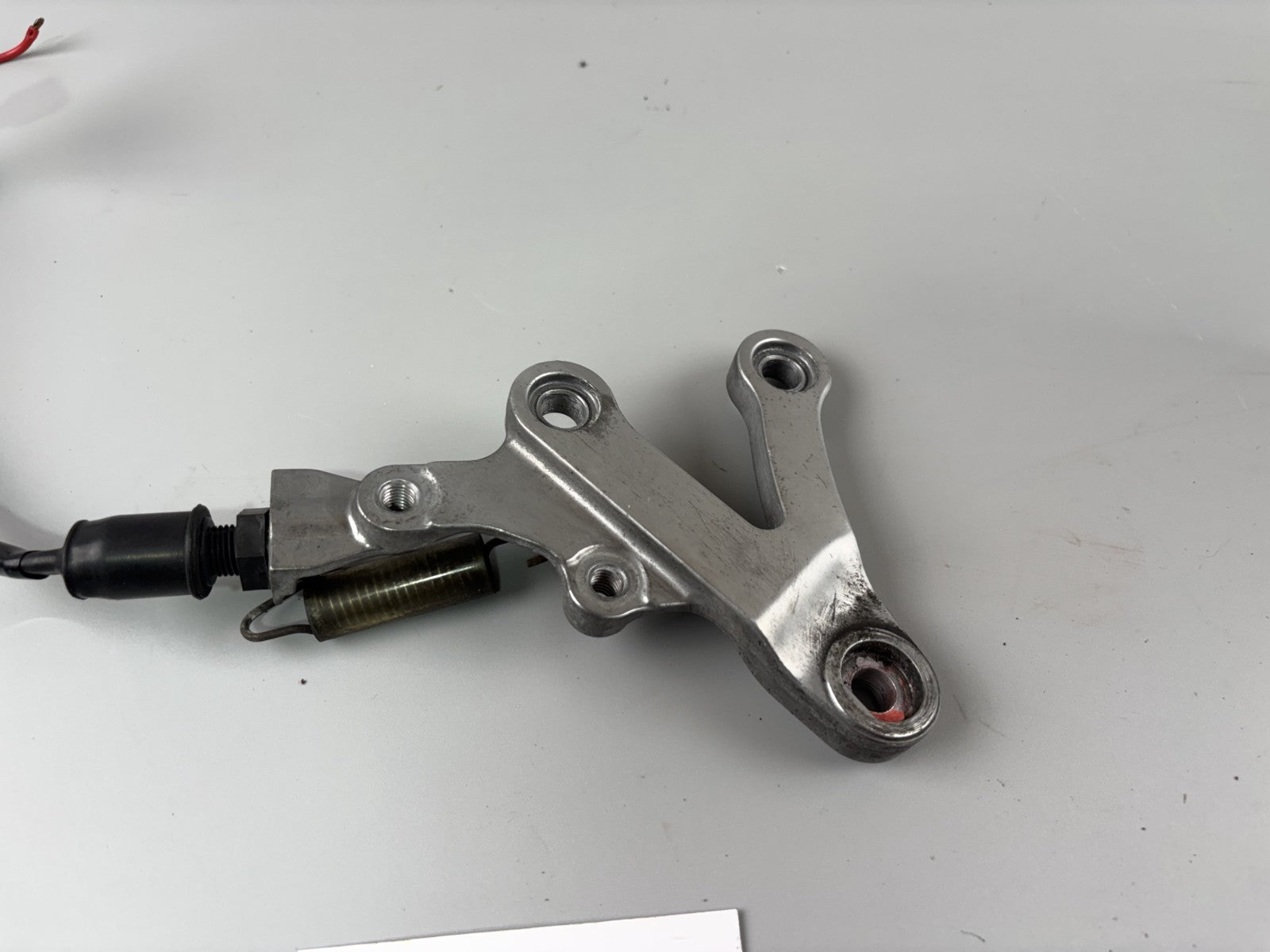 Kawasaki ZX6R ZX636 A 2002 Fußraste halteplatte rechts right Bremslichtschalter