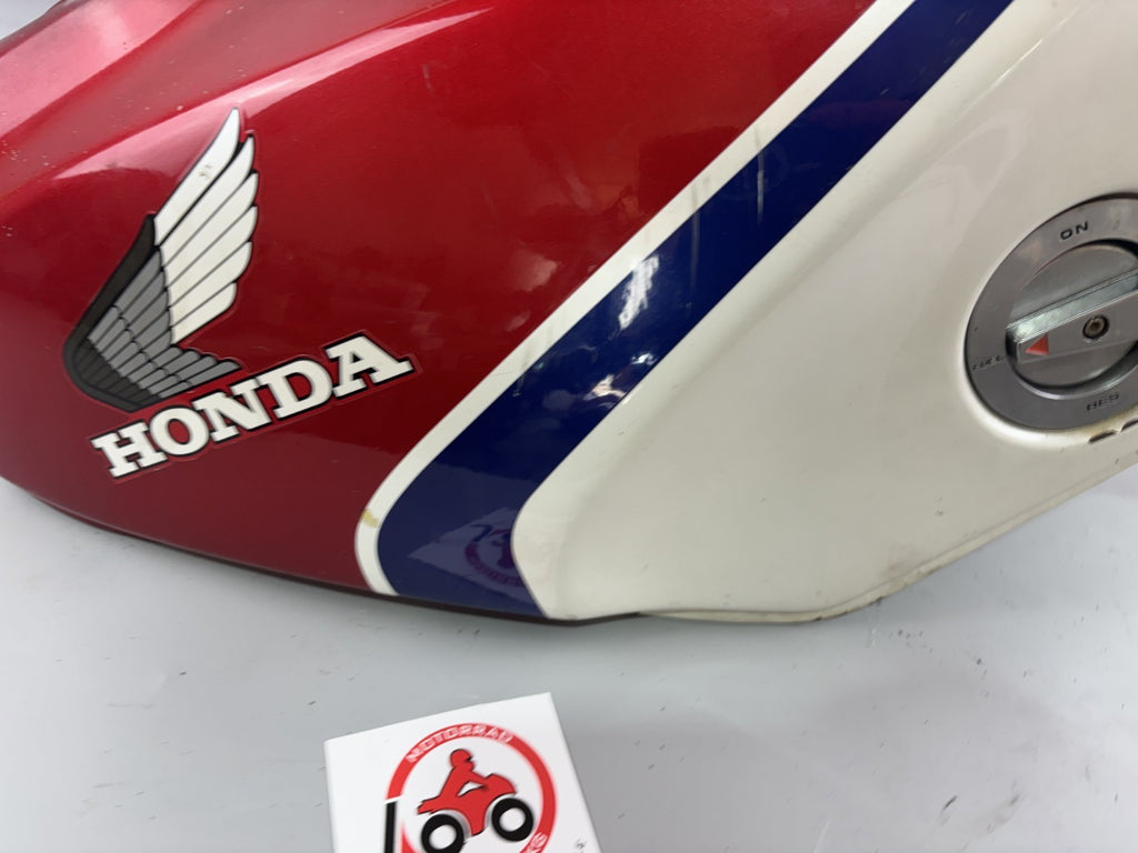 Honda VF 750 F RC15 Tank Treibstoff Kraftstoff Fuel Gas Gasoline Benzintank