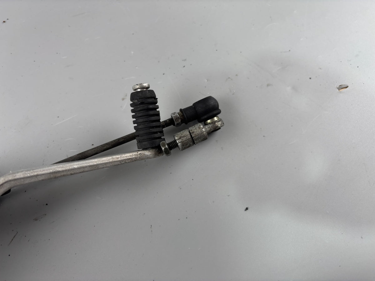Suzuki SV650 N AV Schaltgestänge Schaltpedal Fußschaltpedal Switch Step Hanger