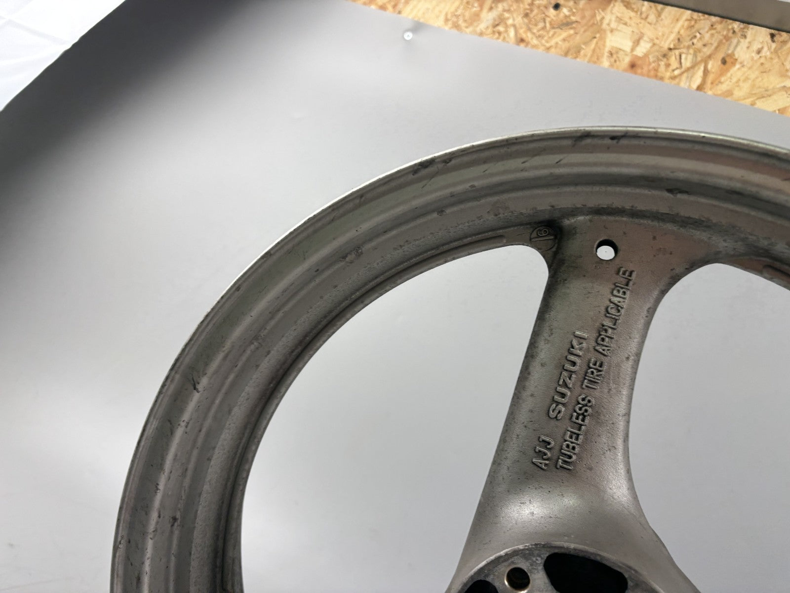 Suzuki RF 600 R GN76A Vorderradfelge Felge Rim Rad vorne front Reifen Rad