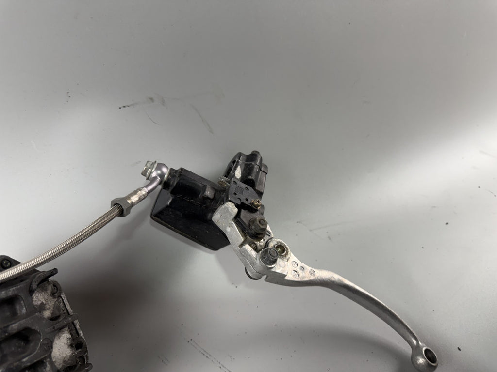 Suzuki GSF600 GN77B Bandit Bremsanlage Brake Bremse front vorne Sattel Pumpe