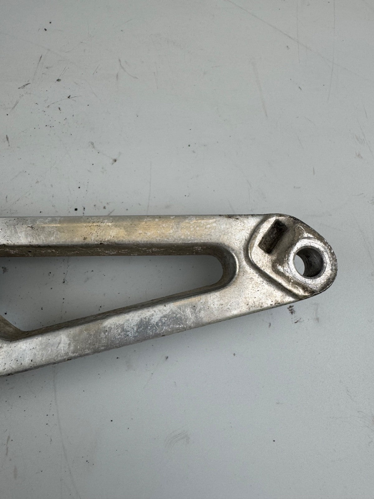 Honda CB 450 N PC14 Fußrastenhalter rechts Fußrastenanlage Fussrastenanlage