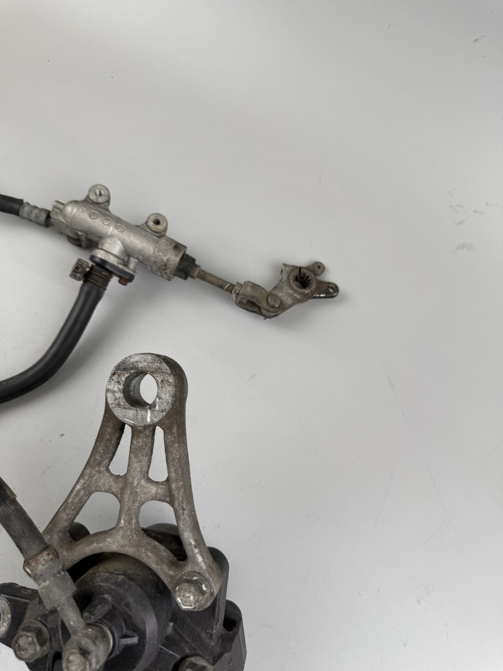 Suzuki GS500E GM51B Bremsanlage Bremse Brake hinten back Sattel Pumpe