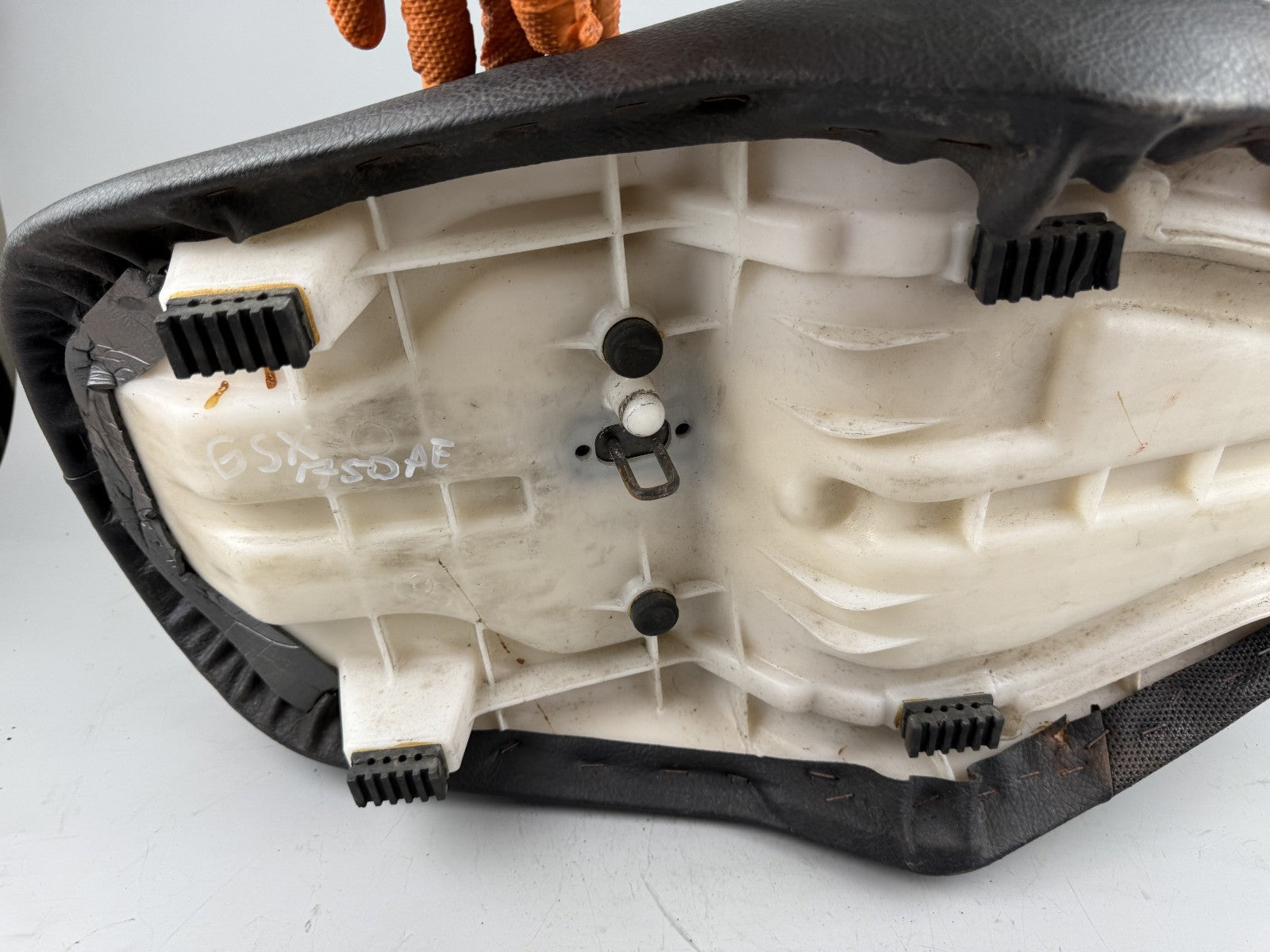 Suzuki GSX750 AE Inazuma Sitzbank Seat Sitz Bezug Polster