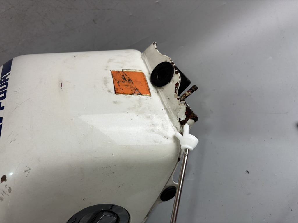 Honda VF 750 F RC15 Tank Treibstoff Kraftstoff Fuel Gas Gasoline Benzintank