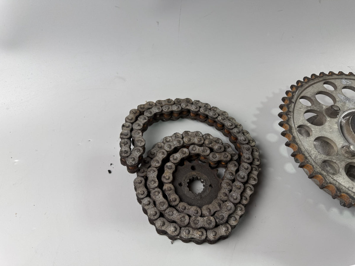Suzuki GSF600 GN77B Bandit Kettensatz Kettenkit Chain Kette Kettenradträger