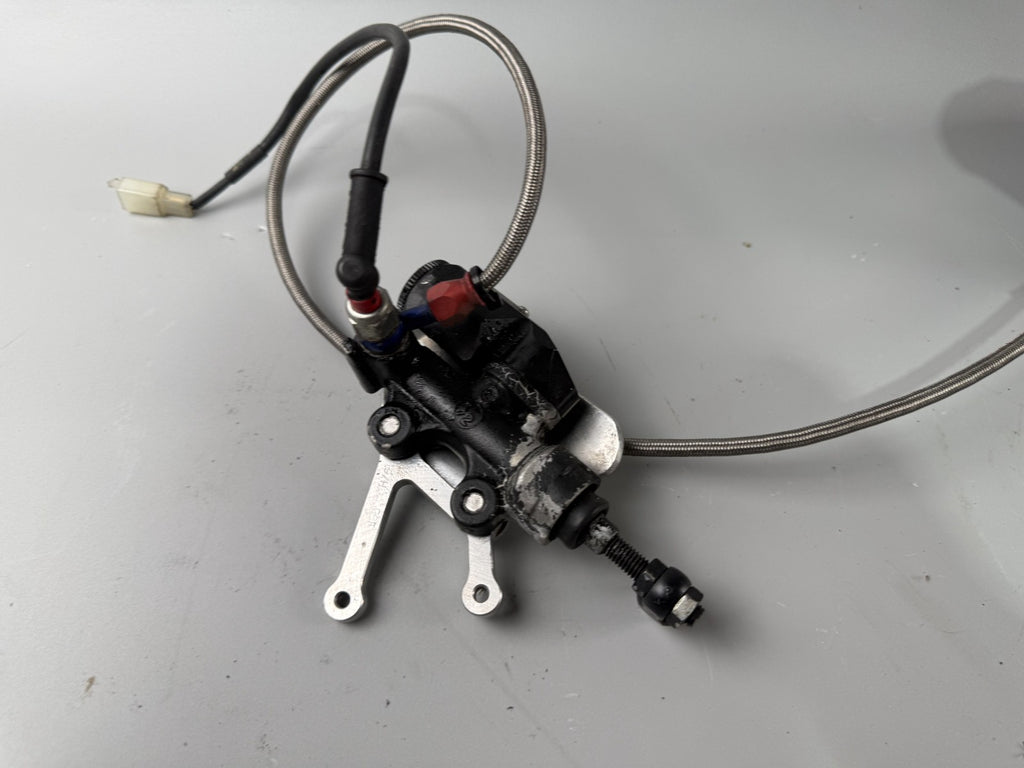 Suzuki GSX - R 1100 GV73C Bremsanlage Bremse Brake Sattel Pumpe hinten back