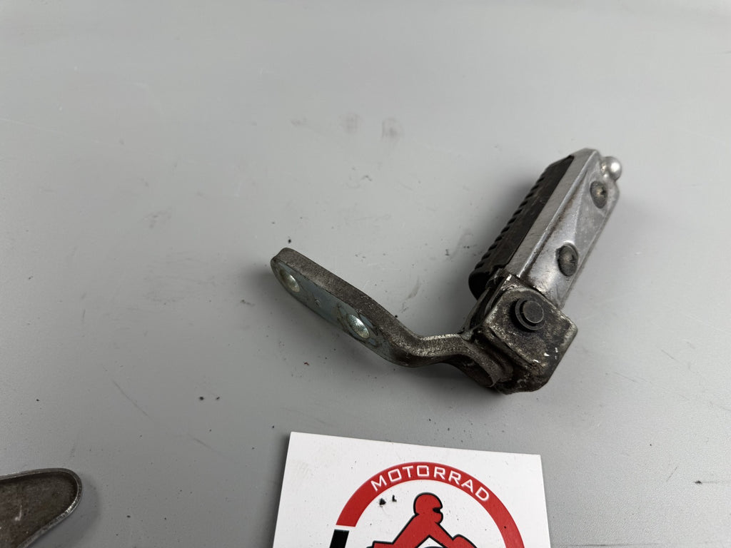 Suzuki GSX 750 AE Inazuma Fußrasten Footsteps vorne Front Hangers rechts right