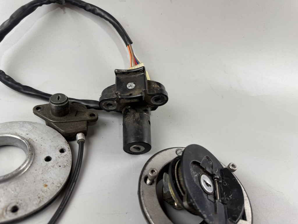 Triumph Tiger 900 T400 Schlosssatz Key Lock Zündschloss Tankschloss Sitzbank