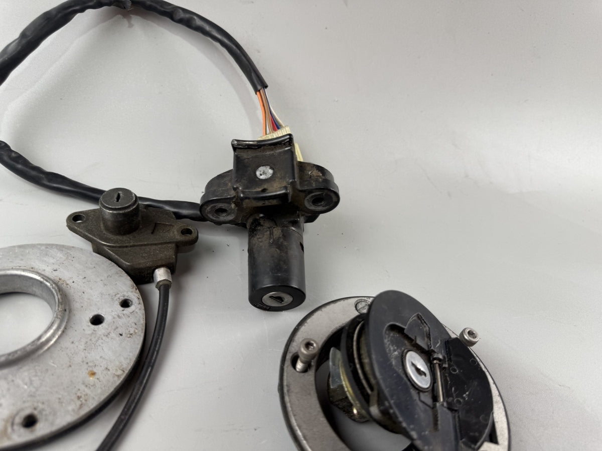 Triumph Tiger 900 T400 Schlosssatz Key Lock Zündschloss Tankschloss Sitzbank