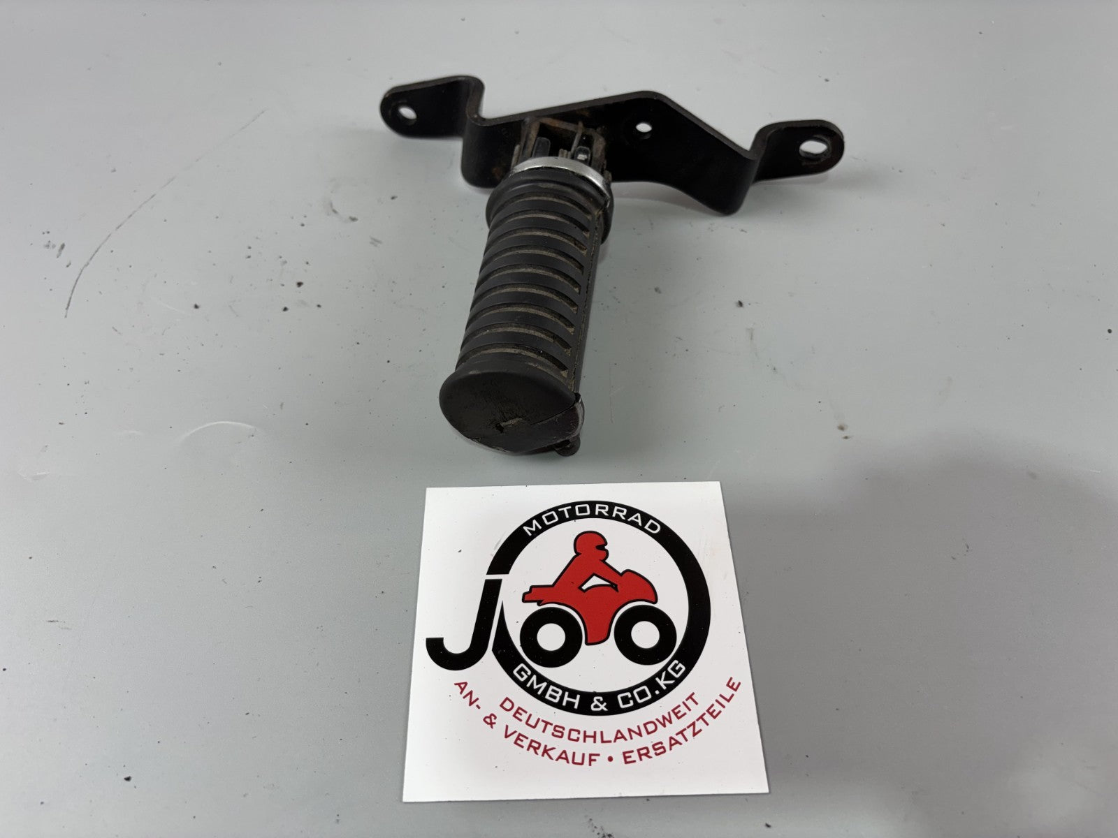 Kawasaki BN125A EL125 Eliminator Fußraste Hangers Foot Step vorn rechts right