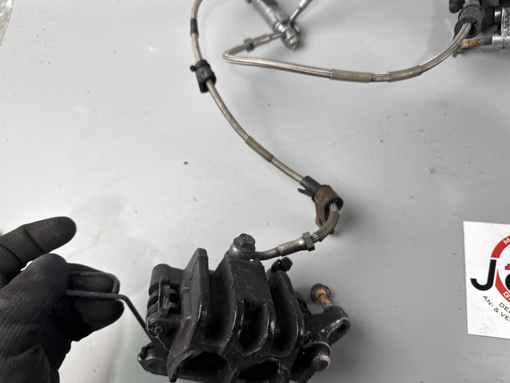Suzuki GSF600 GN77B Bandit Bremsanlage Brake Bremse front vorne Sattel Pumpe