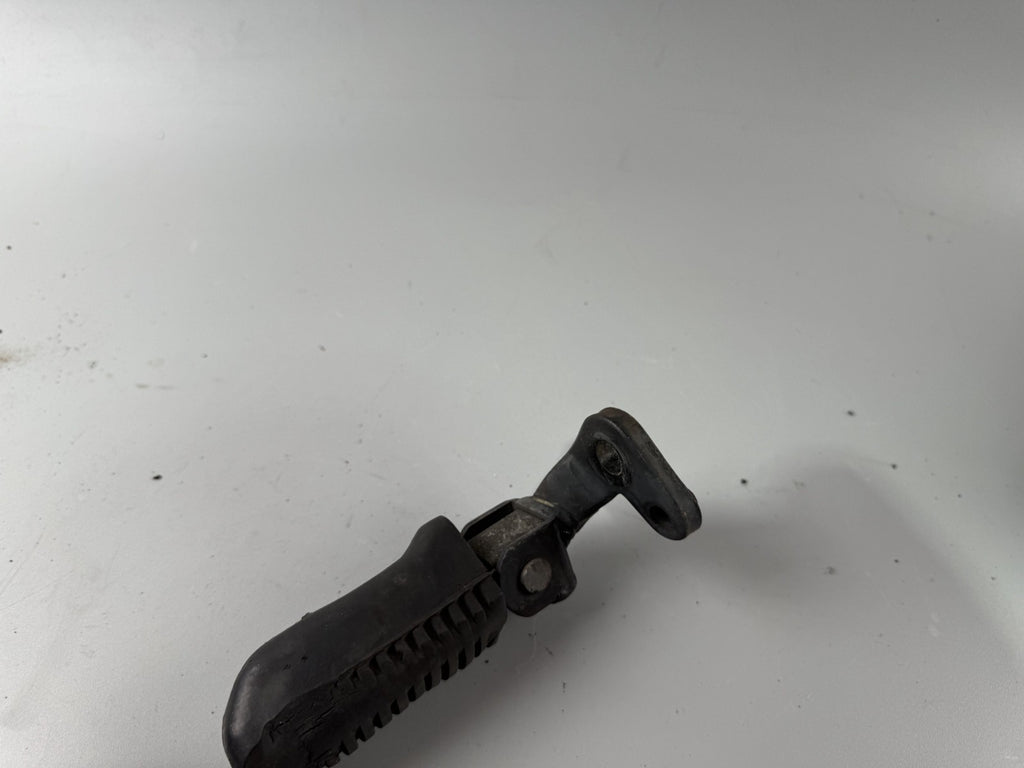 Yamaha XS 400 12E Fußraste Fahrerfußraste Foot Step Hangers links left